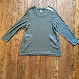 🆕NWT Chico's olive green three-quarter sleeve tee
